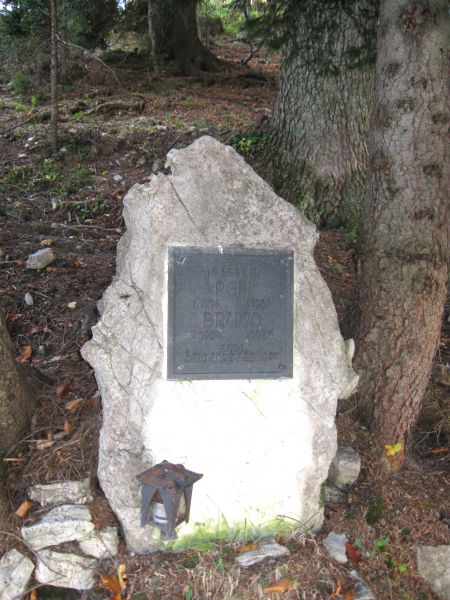 28 Gedenkstein Spielberg