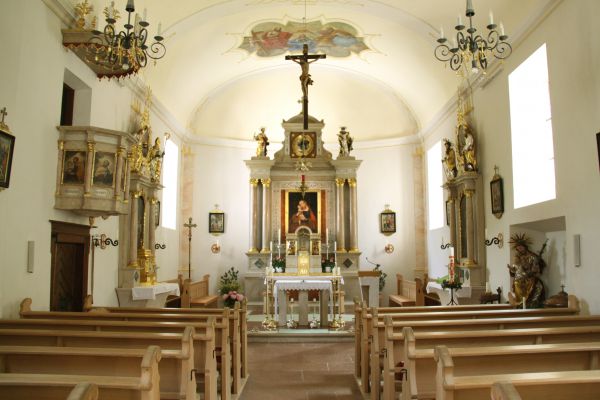 57 Pfarrkirche innen